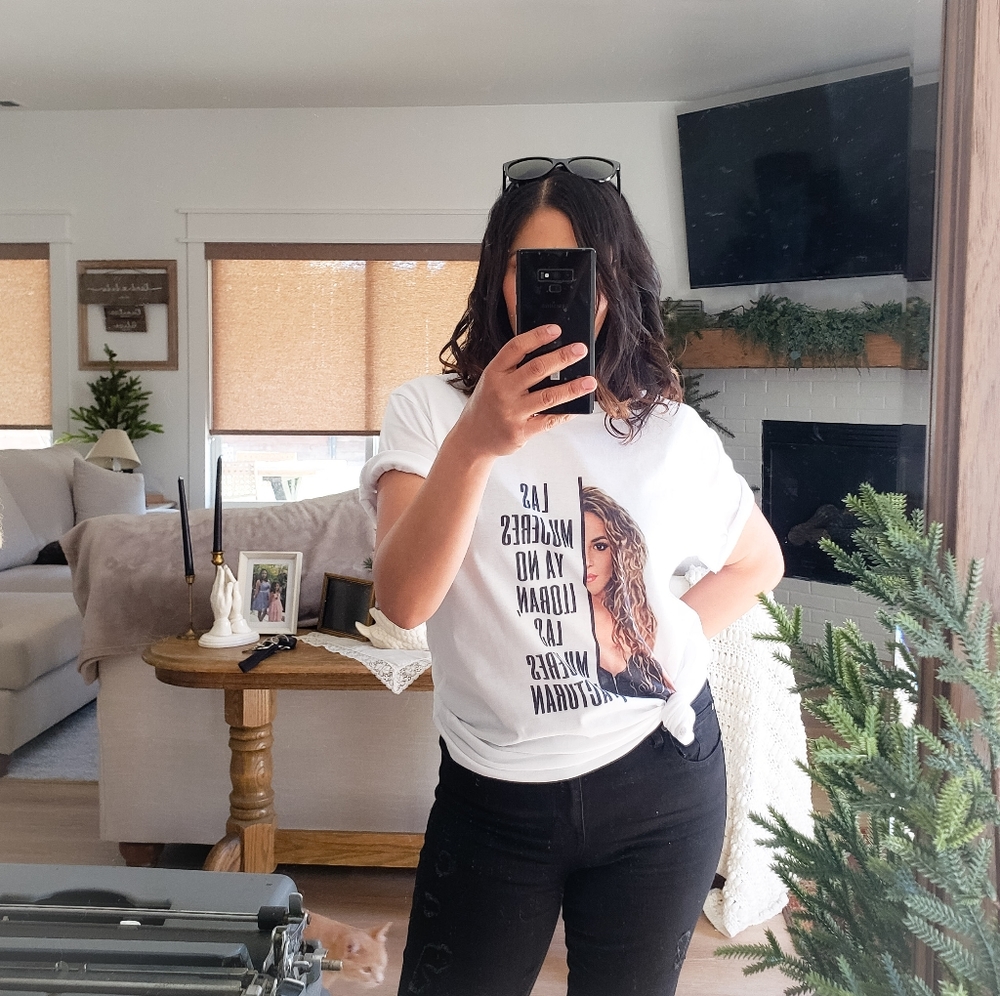Shakira tee